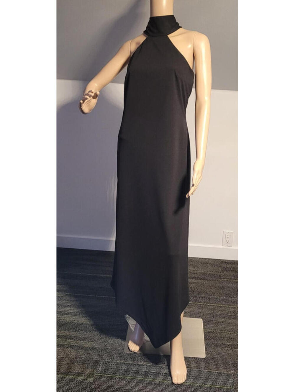 Scene Ladies Black Elegant Long Dress Size 7/8 With Beading Accent and V Hem